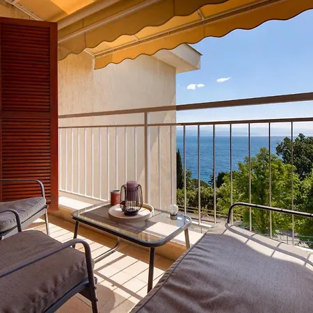 Divine Opatija-50m To The Sea Apartment Opatija