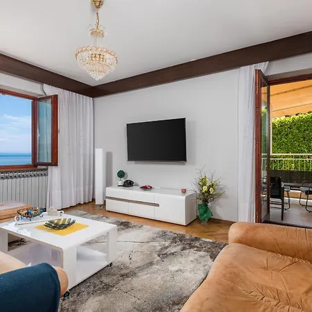 Divine Opatija-50m To The Sea Apartment